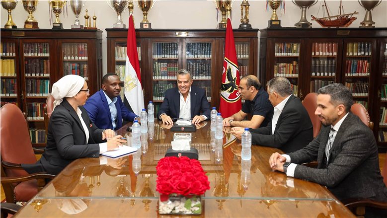 الأهلي يستقبل رئيس رابطة الأندية الإفريقية لبحث تطوير كرة القدم بالقارة