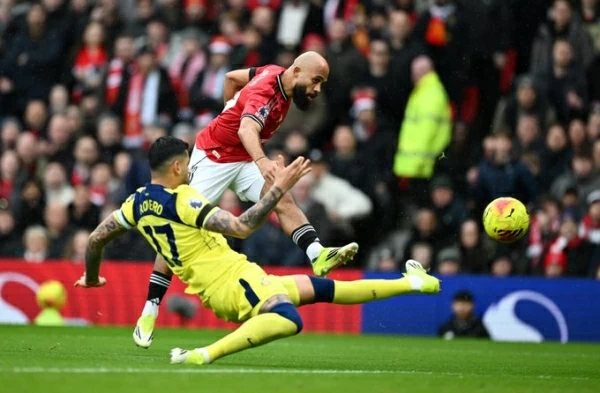 موعد مباراة مانشستر يونايتد ضد توتنهام في الدوري الإنجليزي والقناة الناقلة