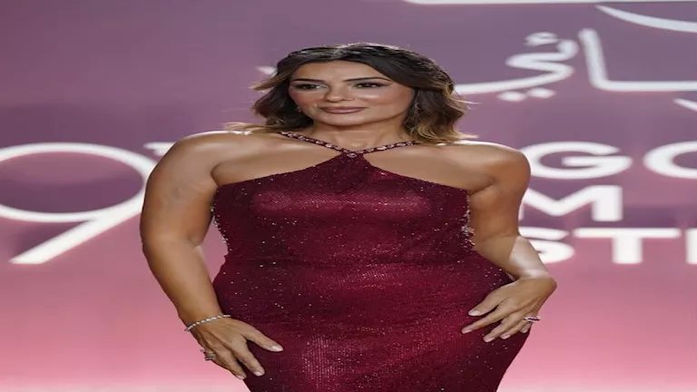 25 صورة لإطلالات النجمات رابع أيام مهرجان الجونة