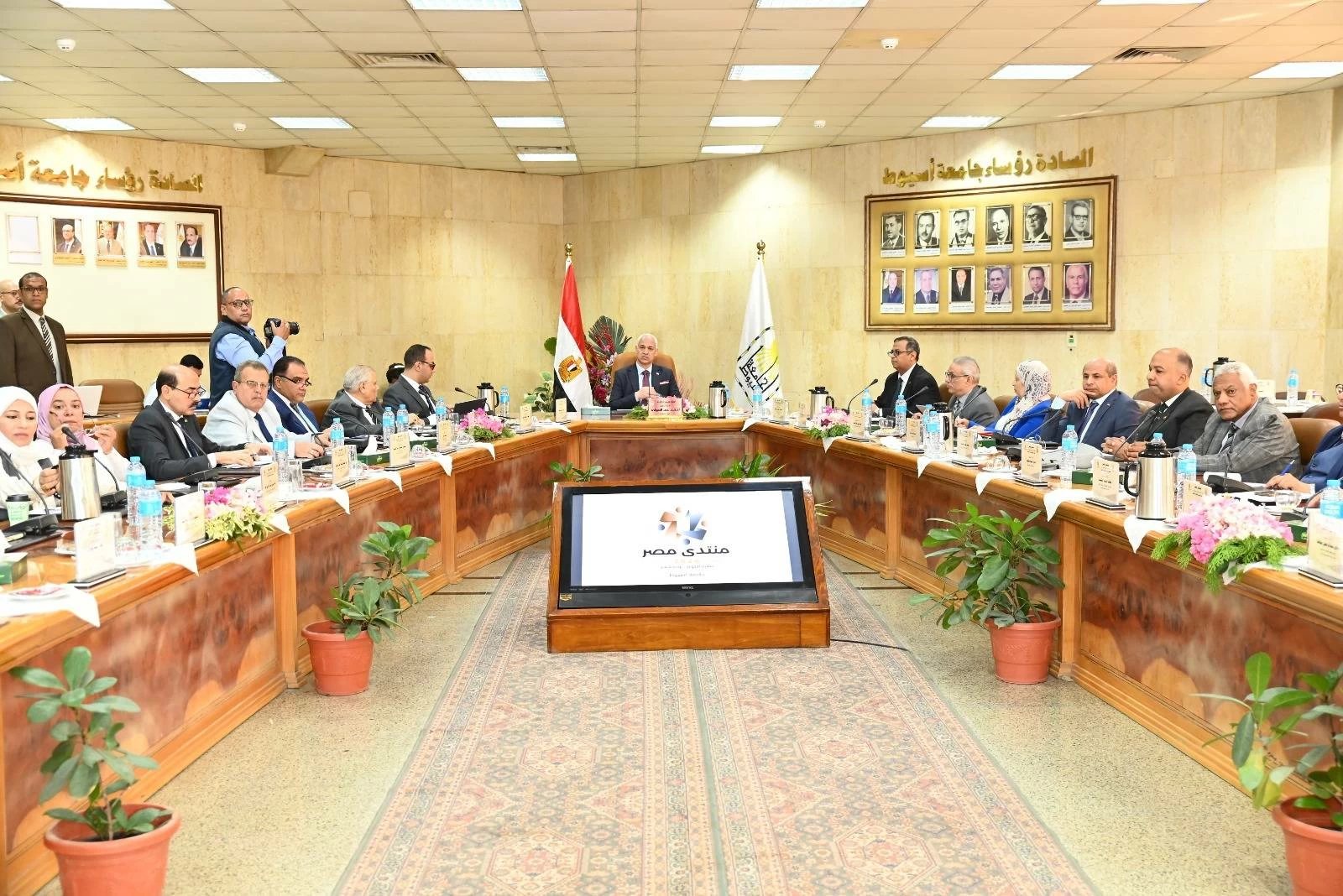جامعة أسيوط تعقد جلسة استماع حول «فجوات التنمية والعدالة المكانية» تمهيدًا لمنتدى مصر 2026