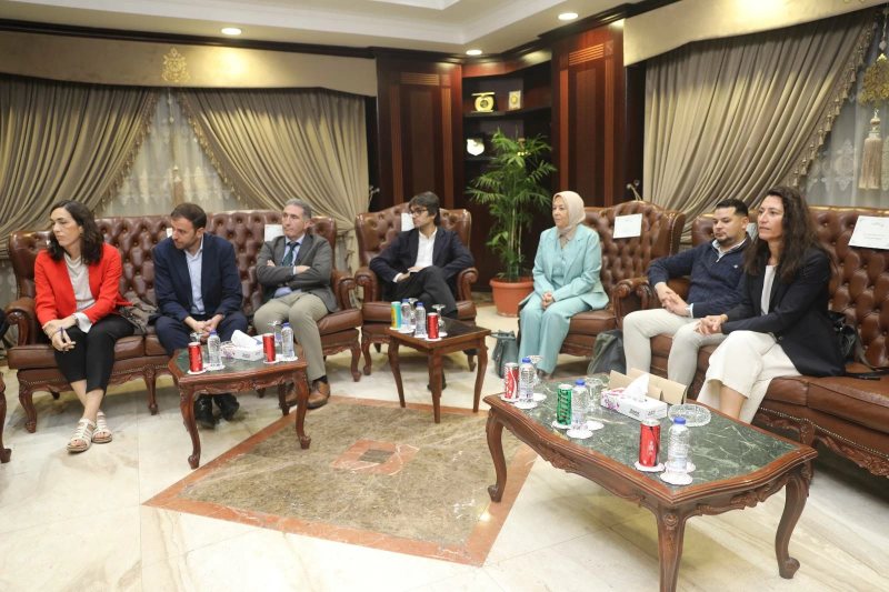 بحث التعاون بين ميناء الإسكندرية و«برشلونة» ومؤسسات الأعمال الإسبانية