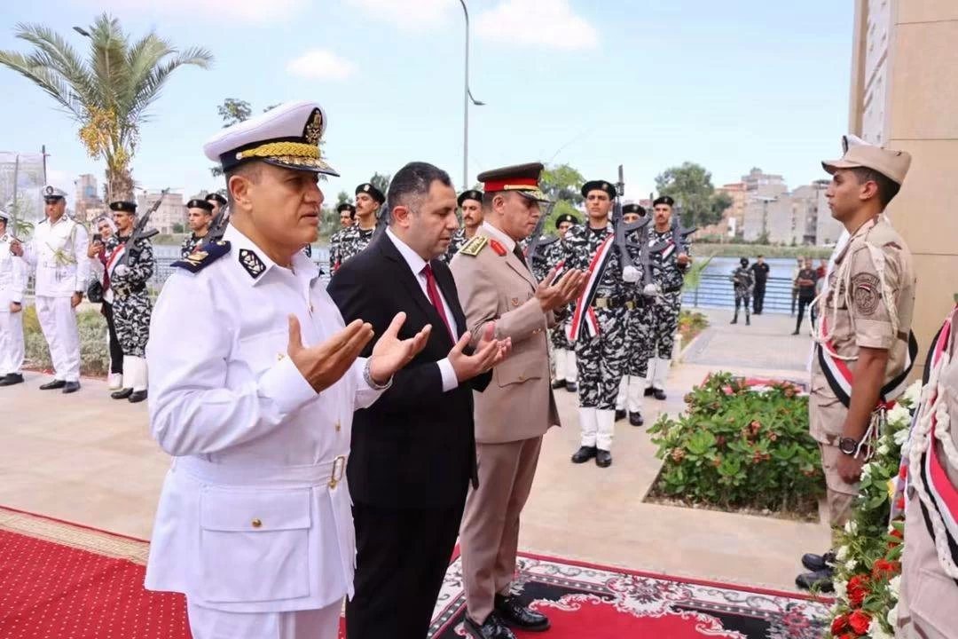 محاكاة حرب أكتوبر وإكليل زهور على قبر الجندى المجهول.. احتفالات متنوعة بانتصار أكتوبر في دمياط (فيديو)