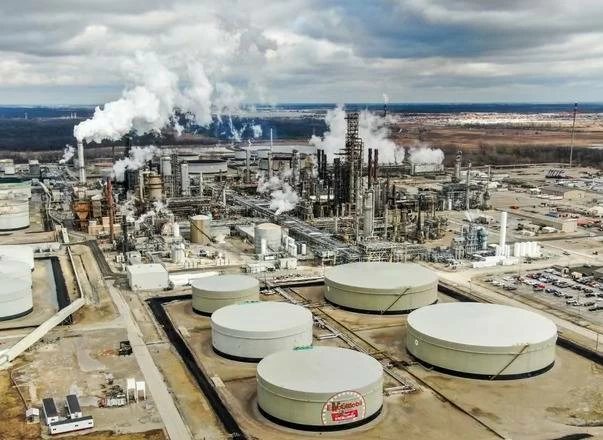 صندوق النقد: تراجع احتياطيات النفط وارتفاع الديون يهددان اقتصاد العالم