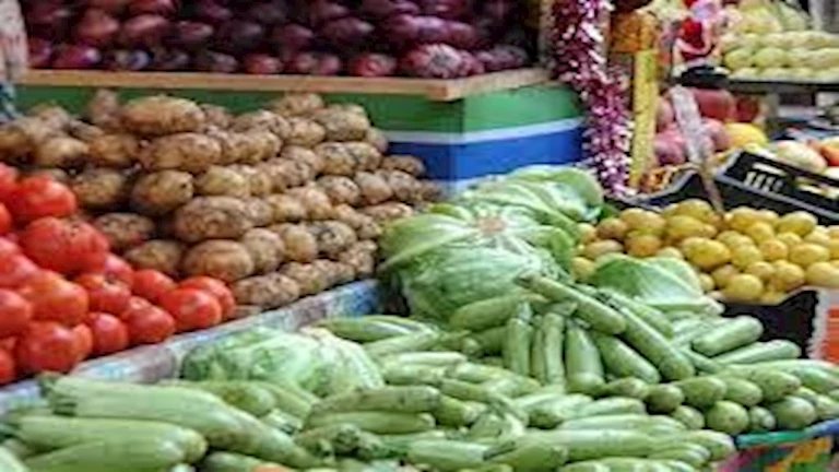 أسعار الخضروات والفاكهة في سوق العبور اليوم.. ارتفاع الليمون